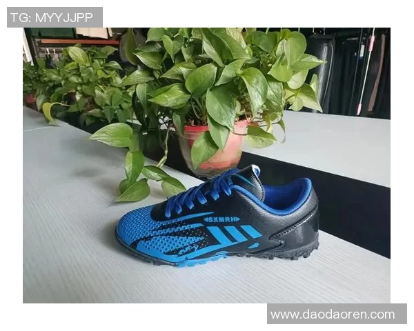 足球明星如何挑选足球鞋 解析球场表现背后的鞋履秘密